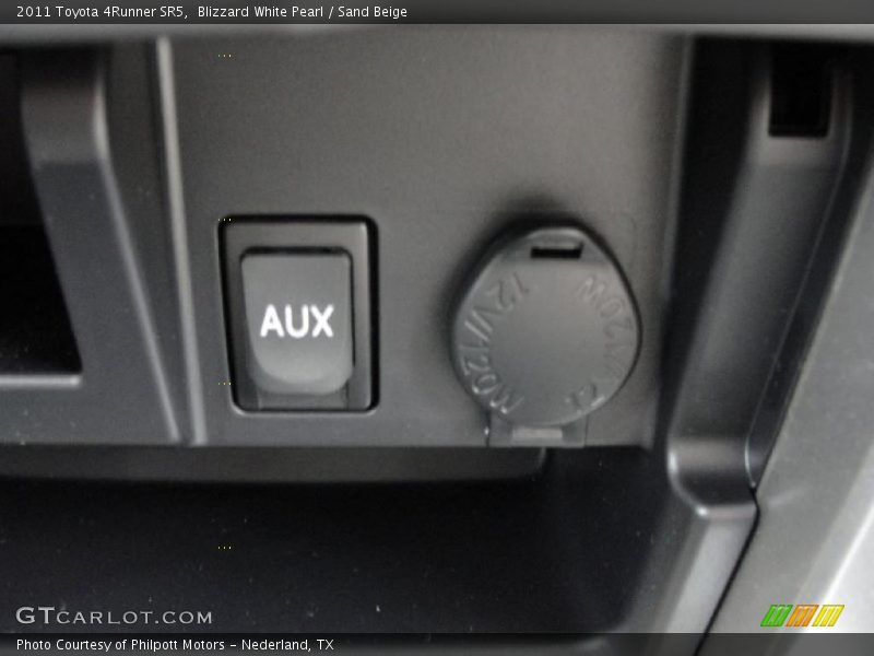 Blizzard White Pearl / Sand Beige 2011 Toyota 4Runner SR5
