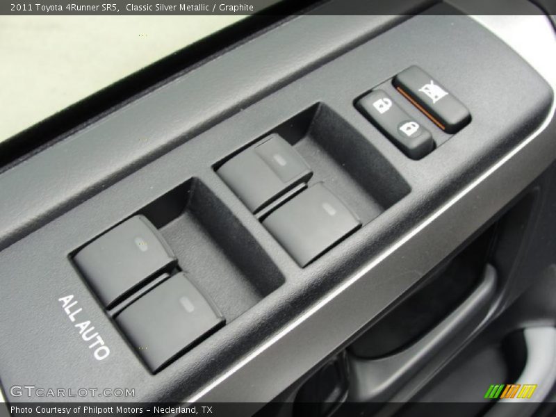 Classic Silver Metallic / Graphite 2011 Toyota 4Runner SR5
