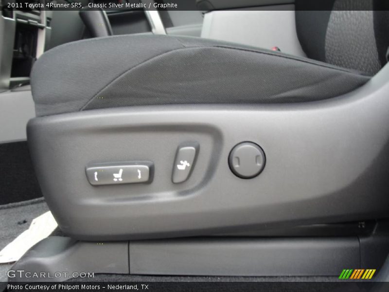 Classic Silver Metallic / Graphite 2011 Toyota 4Runner SR5