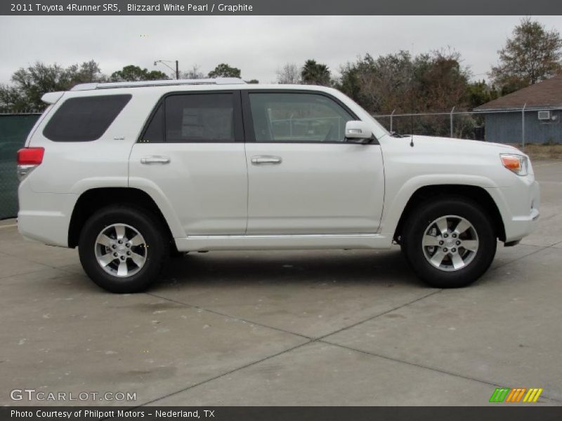 Blizzard White Pearl / Graphite 2011 Toyota 4Runner SR5