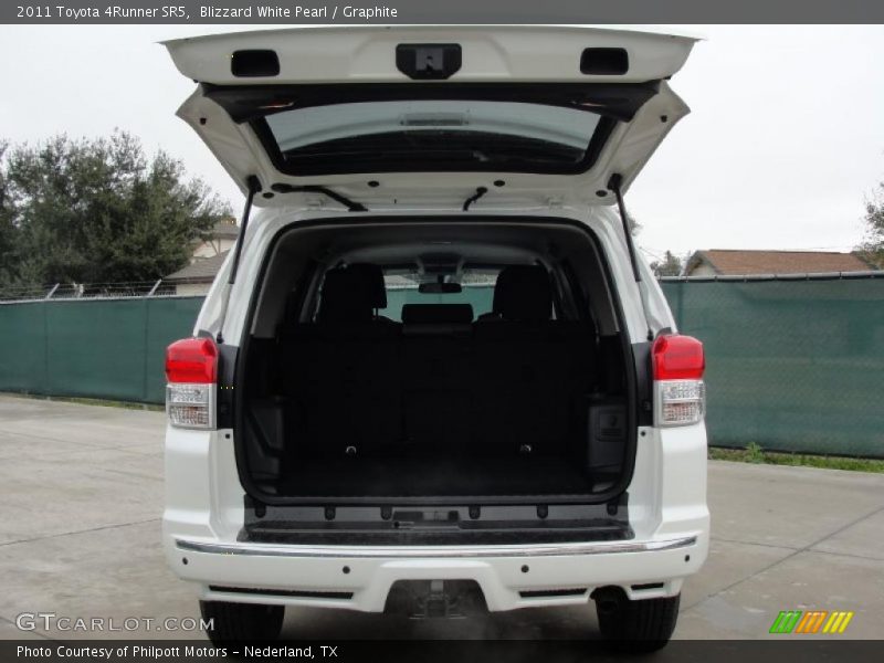 Blizzard White Pearl / Graphite 2011 Toyota 4Runner SR5