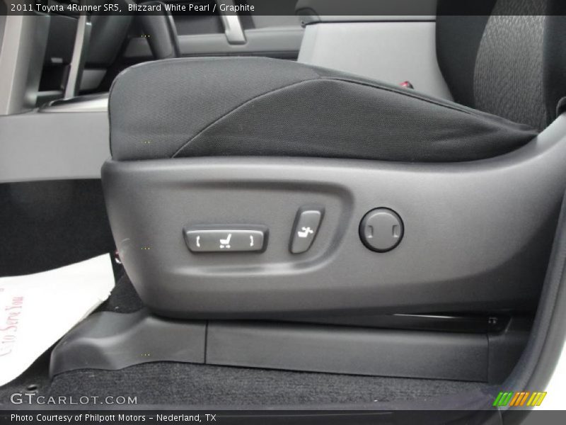 Blizzard White Pearl / Graphite 2011 Toyota 4Runner SR5