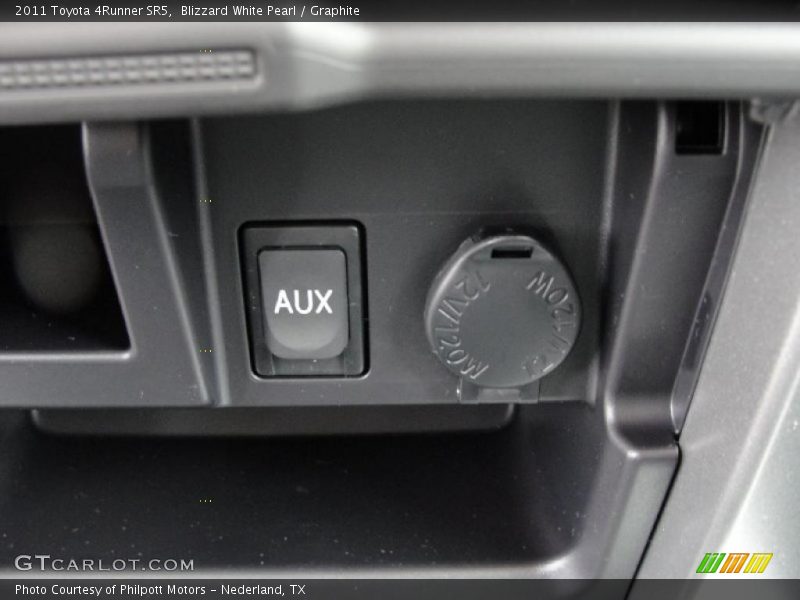 Blizzard White Pearl / Graphite 2011 Toyota 4Runner SR5