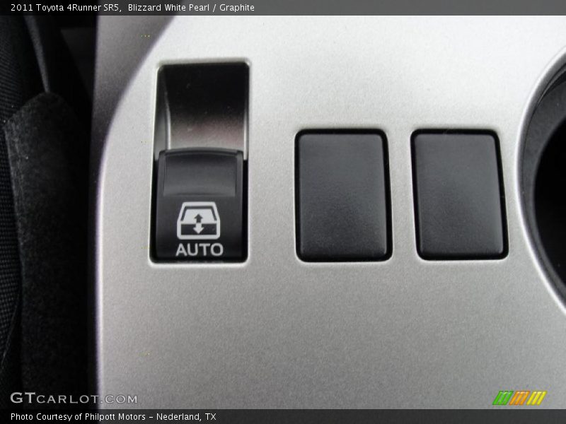 Blizzard White Pearl / Graphite 2011 Toyota 4Runner SR5