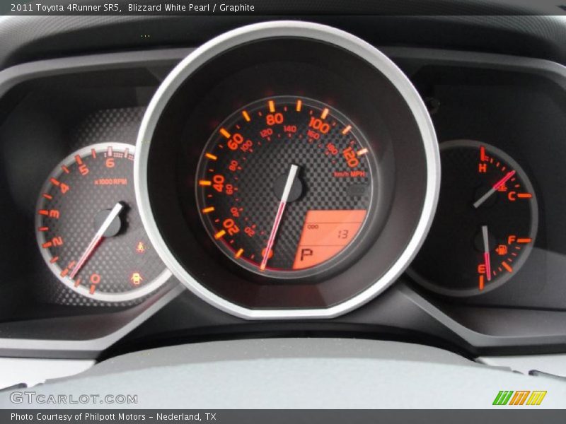 Blizzard White Pearl / Graphite 2011 Toyota 4Runner SR5