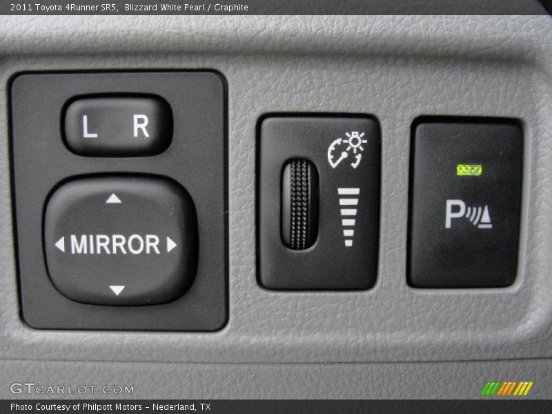 Blizzard White Pearl / Graphite 2011 Toyota 4Runner SR5