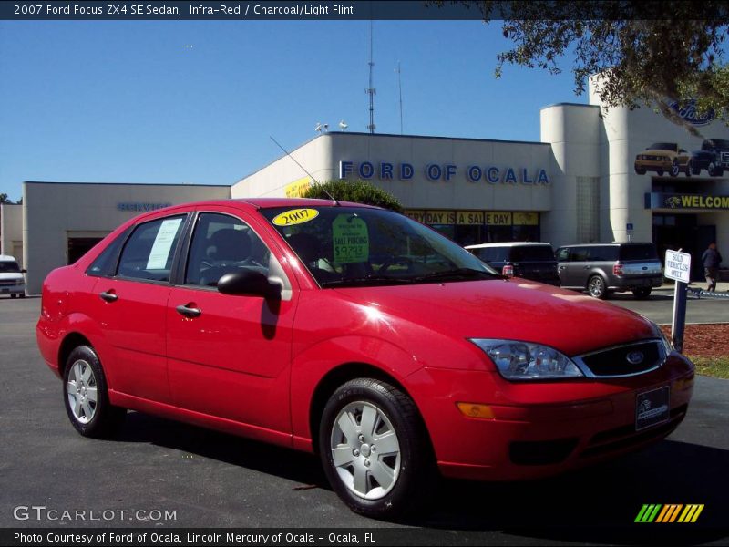 Infra-Red / Charcoal/Light Flint 2007 Ford Focus ZX4 SE Sedan