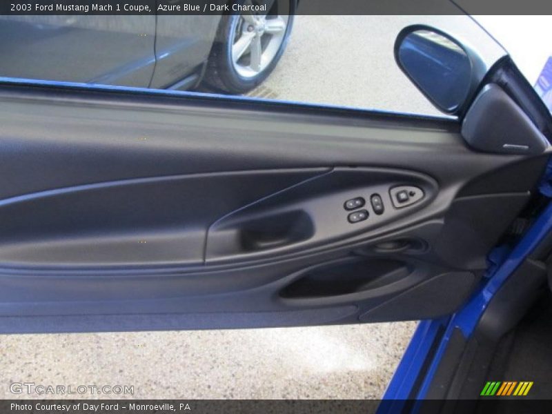 Door Panel of 2003 Mustang Mach 1 Coupe