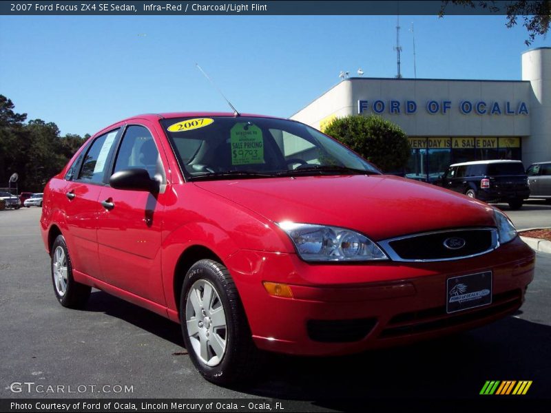 Infra-Red / Charcoal/Light Flint 2007 Ford Focus ZX4 SE Sedan