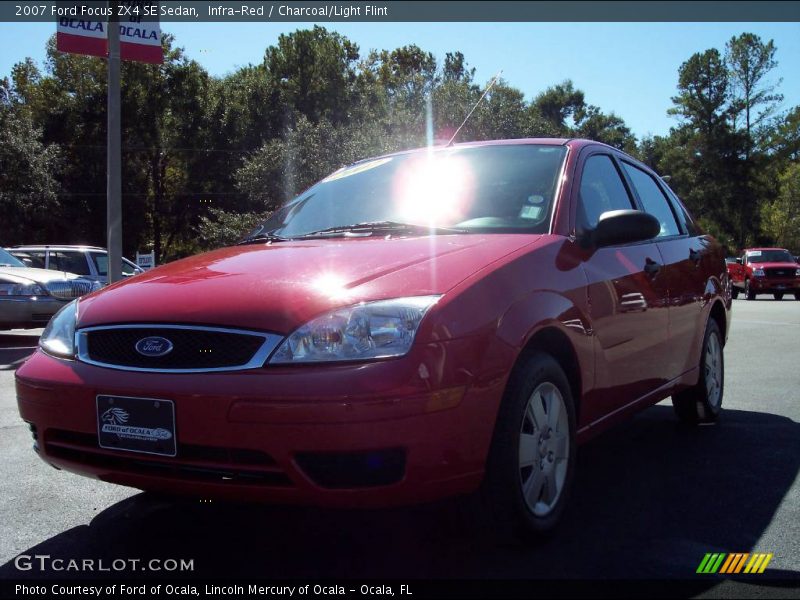 Infra-Red / Charcoal/Light Flint 2007 Ford Focus ZX4 SE Sedan
