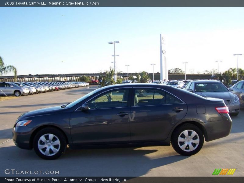 Magnetic Gray Metallic / Ash 2009 Toyota Camry LE