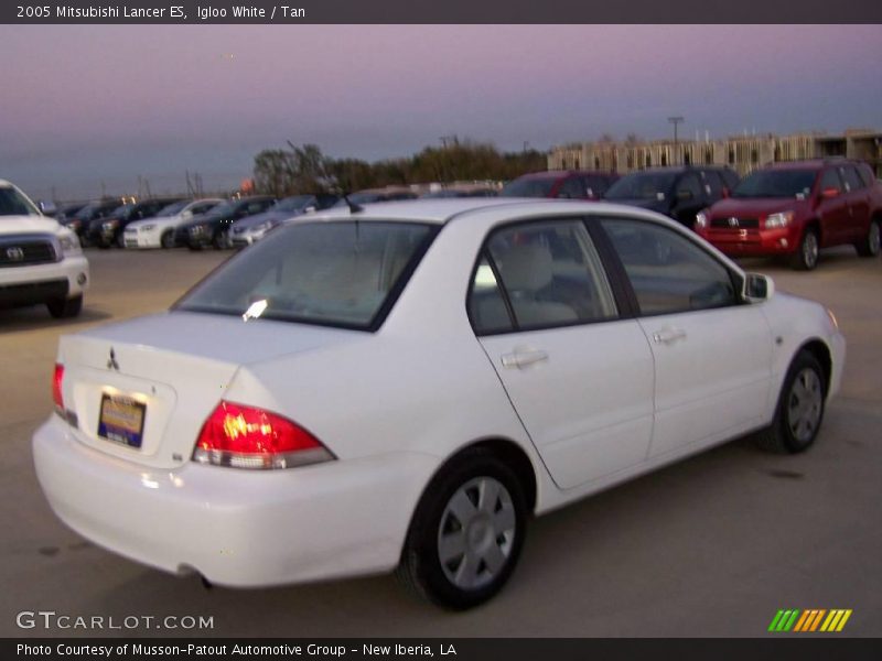 Igloo White / Tan 2005 Mitsubishi Lancer ES