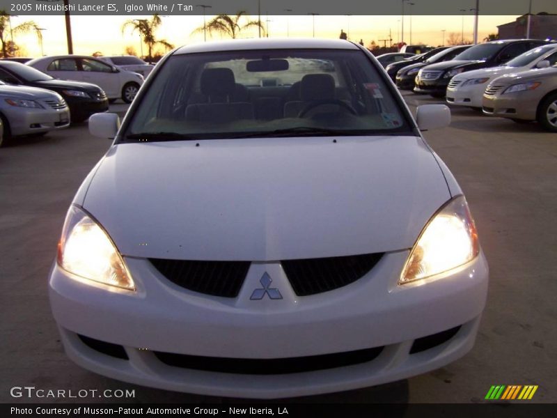 Igloo White / Tan 2005 Mitsubishi Lancer ES