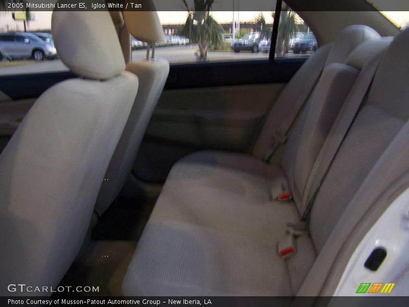 Igloo White / Tan 2005 Mitsubishi Lancer ES