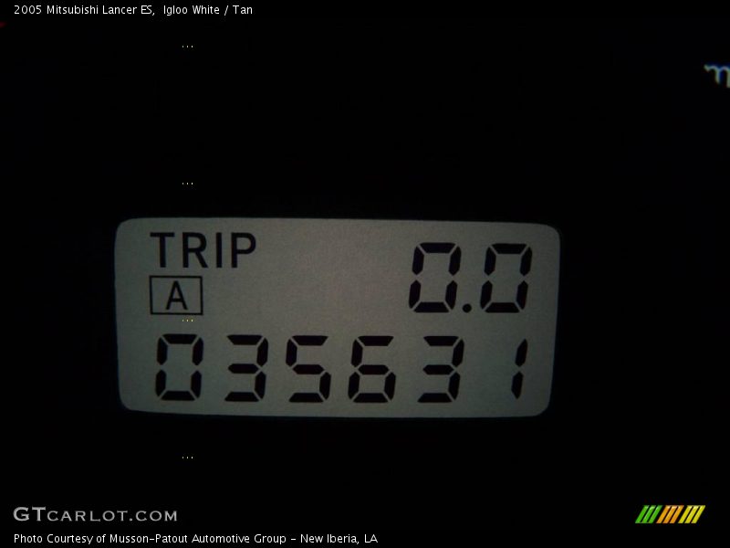 Igloo White / Tan 2005 Mitsubishi Lancer ES