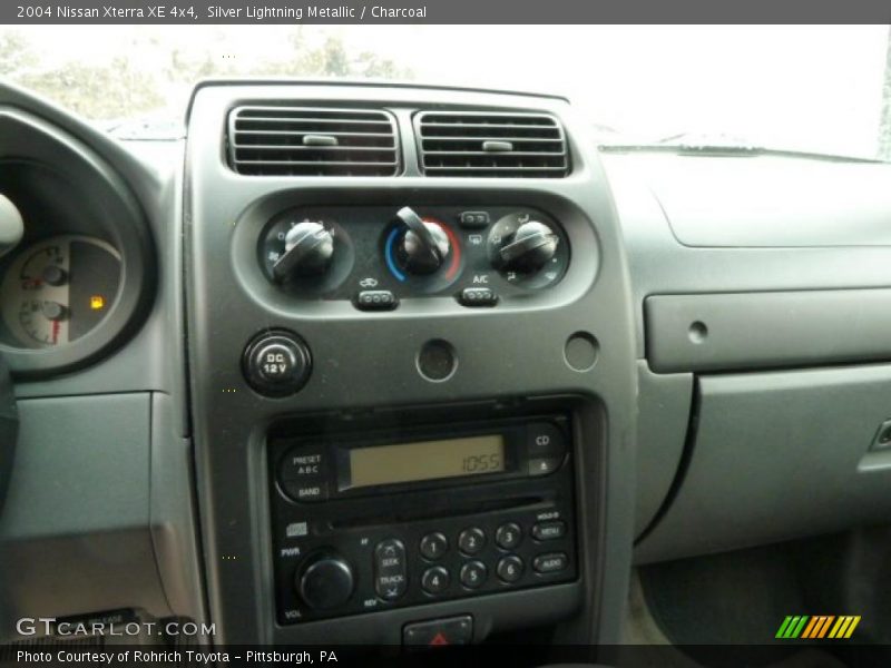 Silver Lightning Metallic / Charcoal 2004 Nissan Xterra XE 4x4