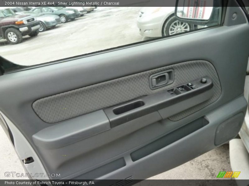 Silver Lightning Metallic / Charcoal 2004 Nissan Xterra XE 4x4