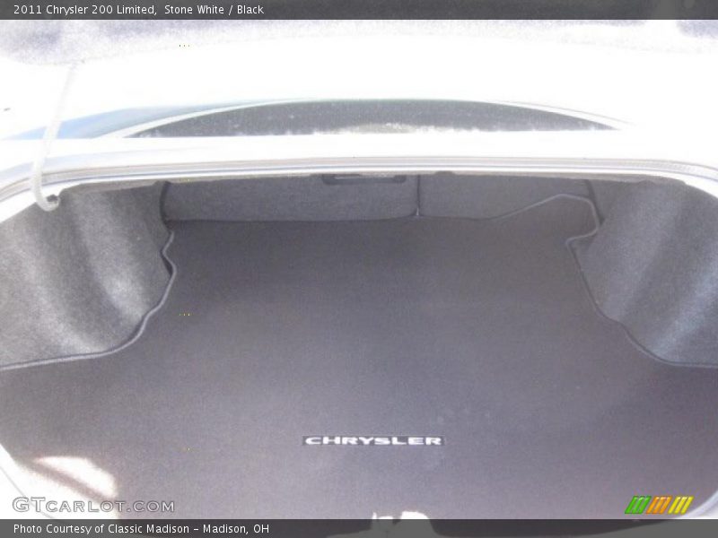  2011 200 Limited Trunk