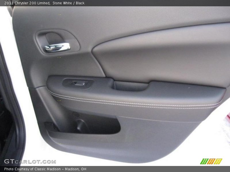 Door Panel of 2011 200 Limited
