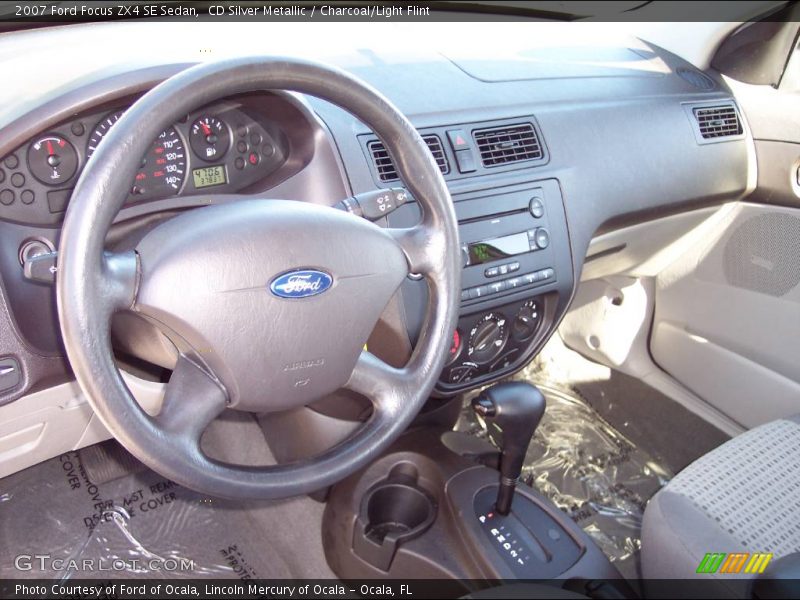CD Silver Metallic / Charcoal/Light Flint 2007 Ford Focus ZX4 SE Sedan