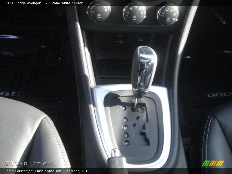  2011 Avenger Lux 4 Speed Automatic Shifter