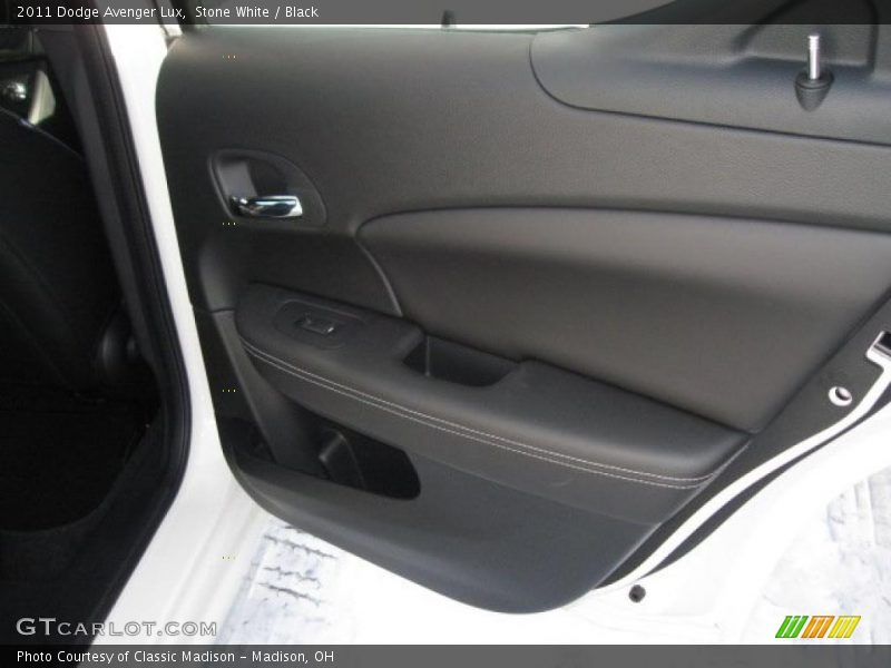 Stone White / Black 2011 Dodge Avenger Lux