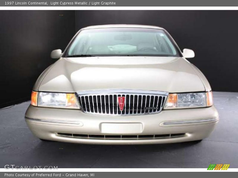 Light Cypress Metallic / Light Graphite 1997 Lincoln Continental