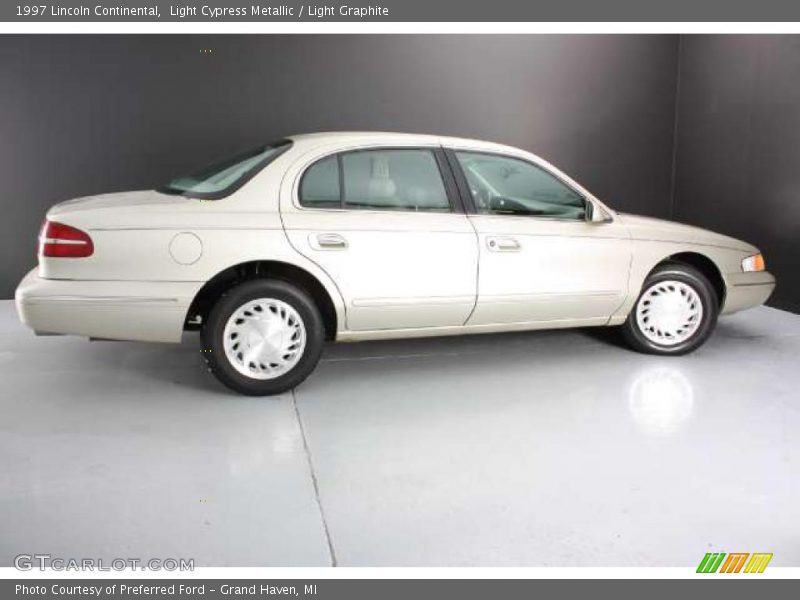 Light Cypress Metallic / Light Graphite 1997 Lincoln Continental