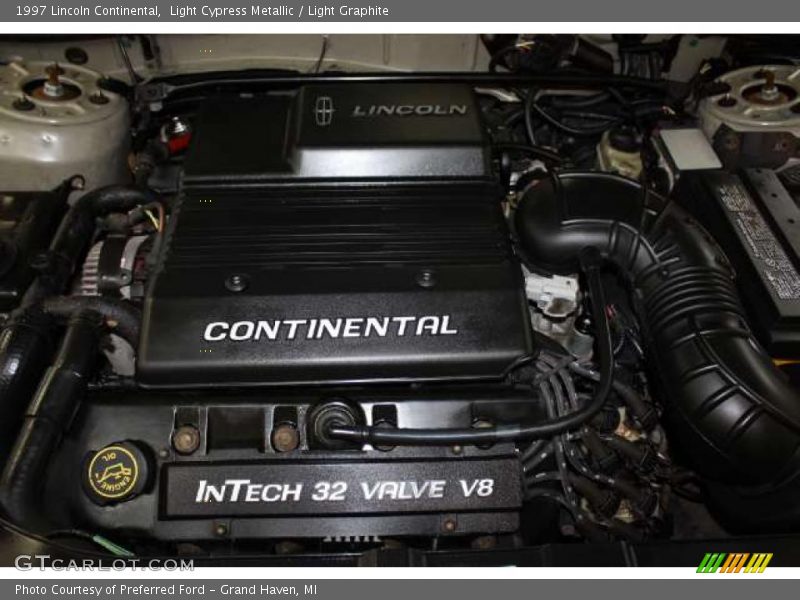  1997 Continental  Engine - 4.6 Liter DOHC 32-Valve V8