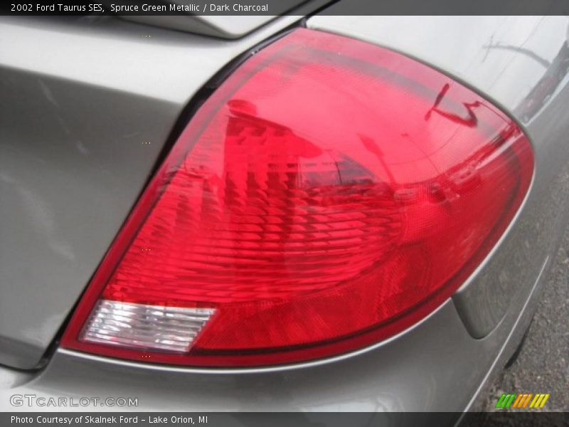 Spruce Green Metallic / Dark Charcoal 2002 Ford Taurus SES