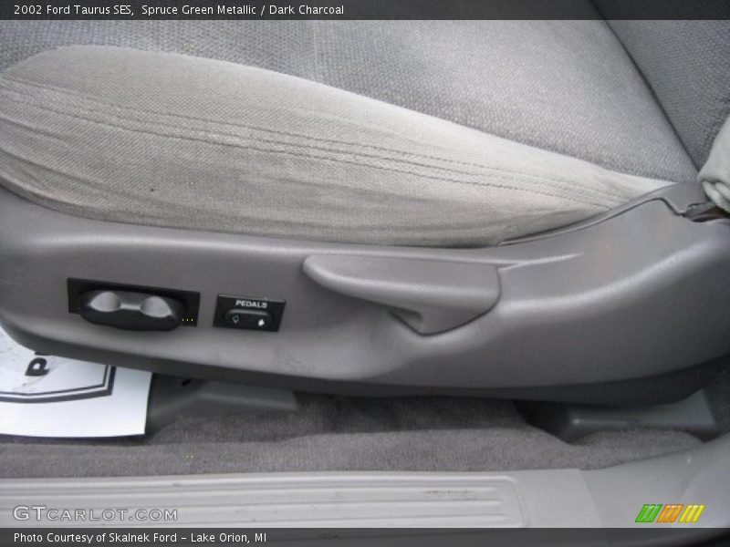 Spruce Green Metallic / Dark Charcoal 2002 Ford Taurus SES