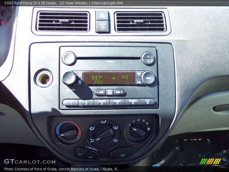 CD Silver Metallic / Charcoal/Light Flint 2007 Ford Focus ZX4 SE Sedan