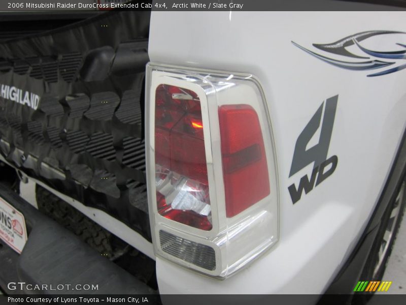 Arctic White / Slate Gray 2006 Mitsubishi Raider DuroCross Extended Cab 4x4
