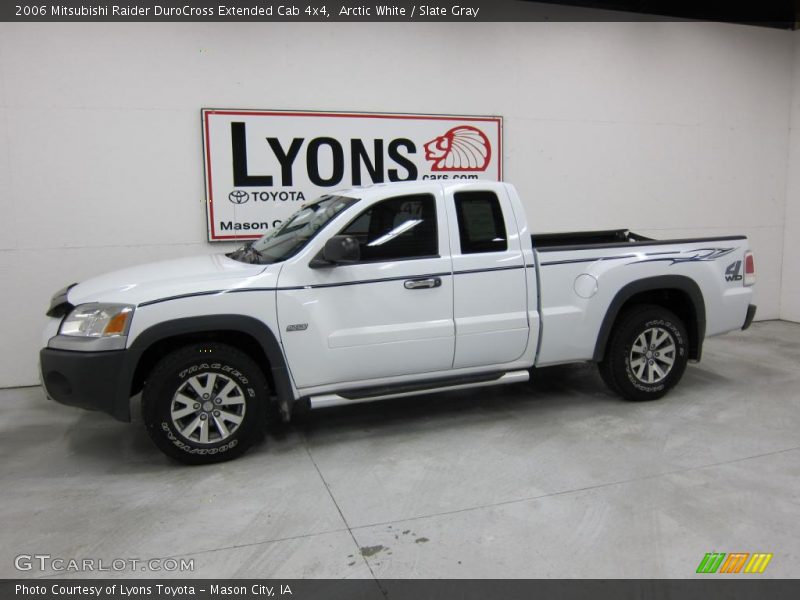 Arctic White / Slate Gray 2006 Mitsubishi Raider DuroCross Extended Cab 4x4