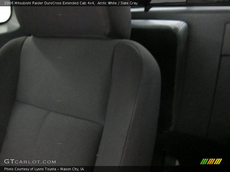 Arctic White / Slate Gray 2006 Mitsubishi Raider DuroCross Extended Cab 4x4