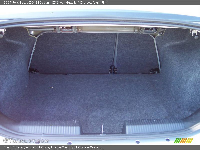 CD Silver Metallic / Charcoal/Light Flint 2007 Ford Focus ZX4 SE Sedan