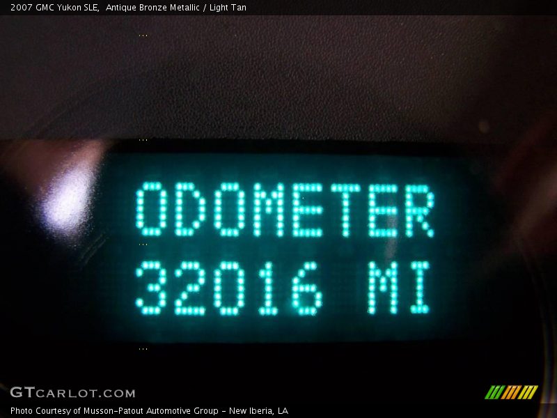 Antique Bronze Metallic / Light Tan 2007 GMC Yukon SLE