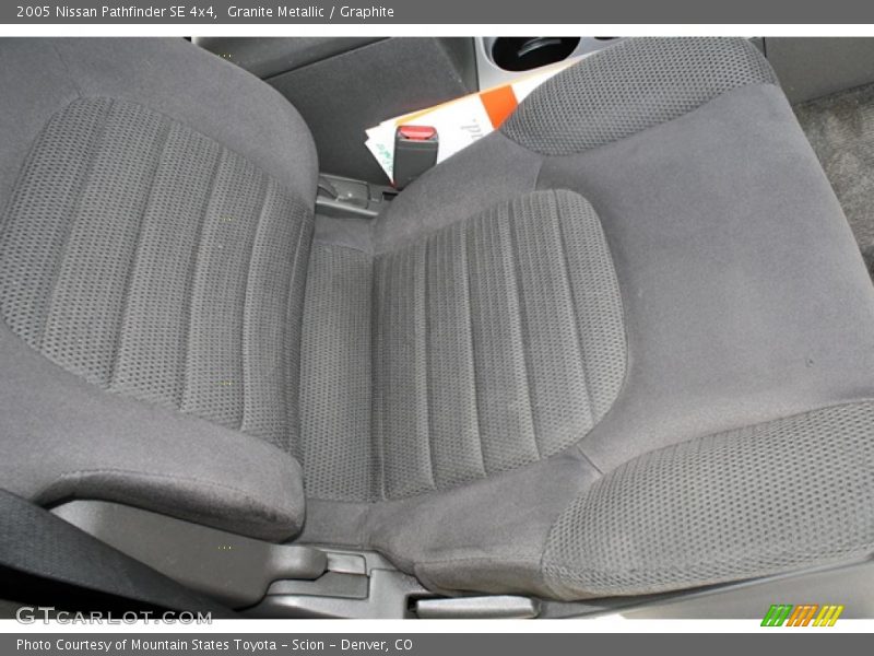 Granite Metallic / Graphite 2005 Nissan Pathfinder SE 4x4
