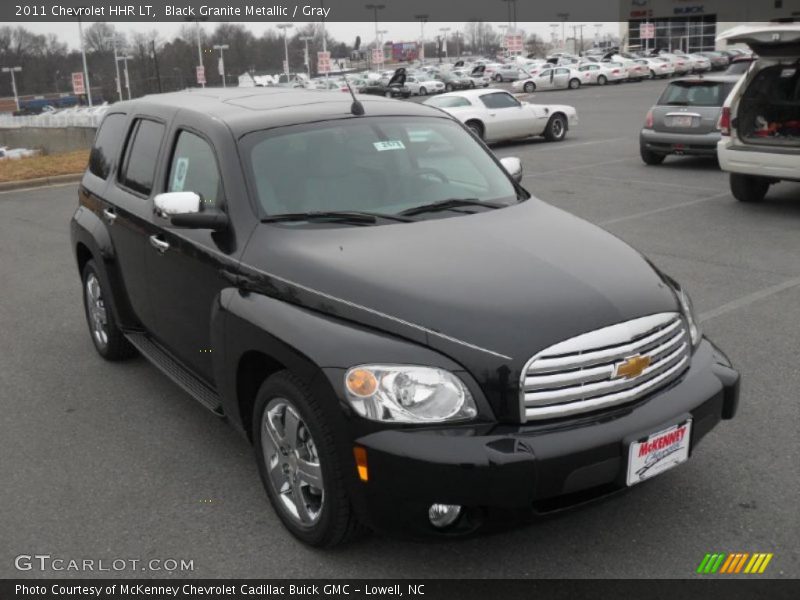 Front 3/4 View of 2011 HHR LT