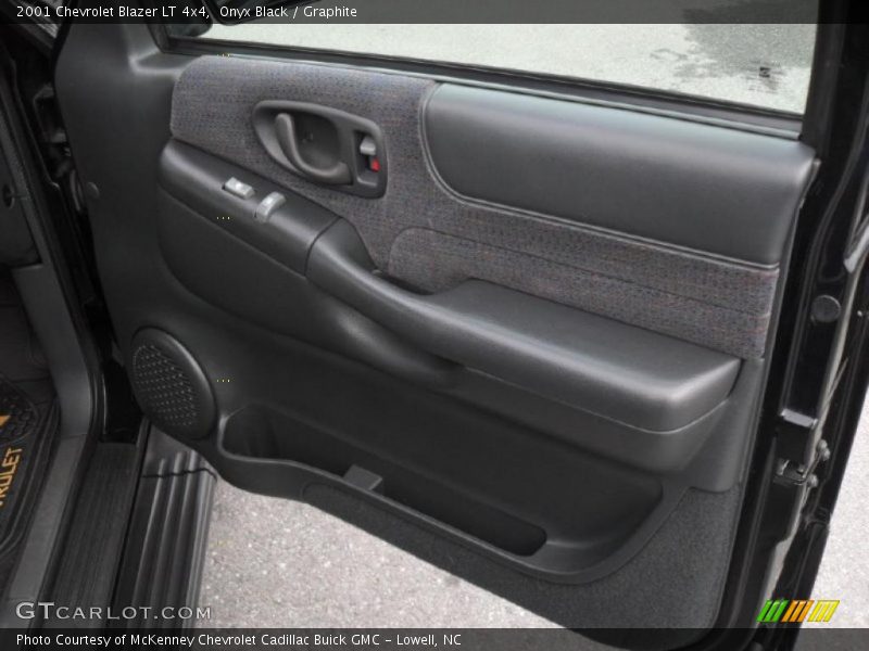 Onyx Black / Graphite 2001 Chevrolet Blazer LT 4x4