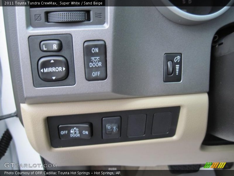 Super White / Sand Beige 2011 Toyota Tundra CrewMax