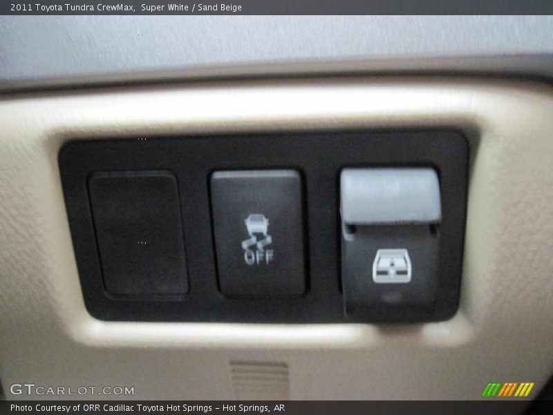 Super White / Sand Beige 2011 Toyota Tundra CrewMax