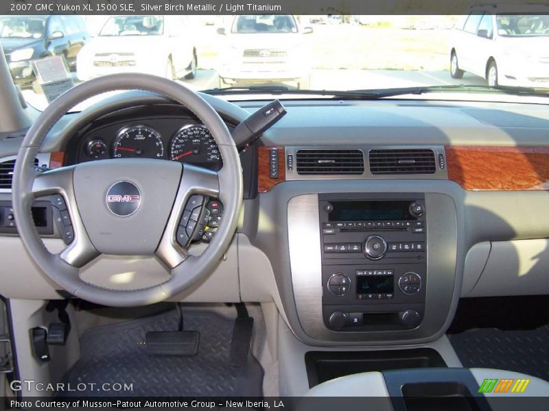 Silver Birch Metallic / Light Titanium 2007 GMC Yukon XL 1500 SLE