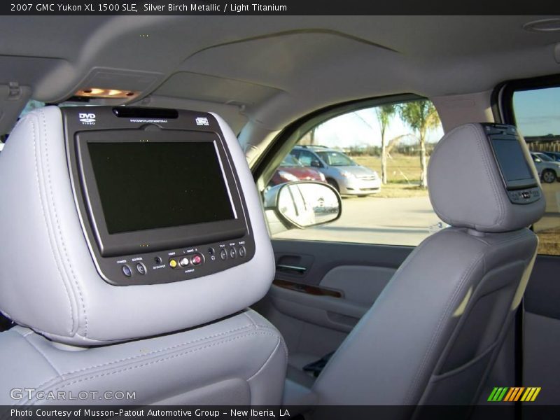 Silver Birch Metallic / Light Titanium 2007 GMC Yukon XL 1500 SLE