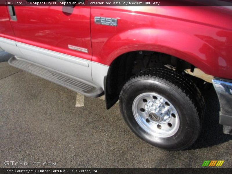 Toreador Red Metallic / Medium Flint Grey 2003 Ford F250 Super Duty XLT SuperCab 4x4