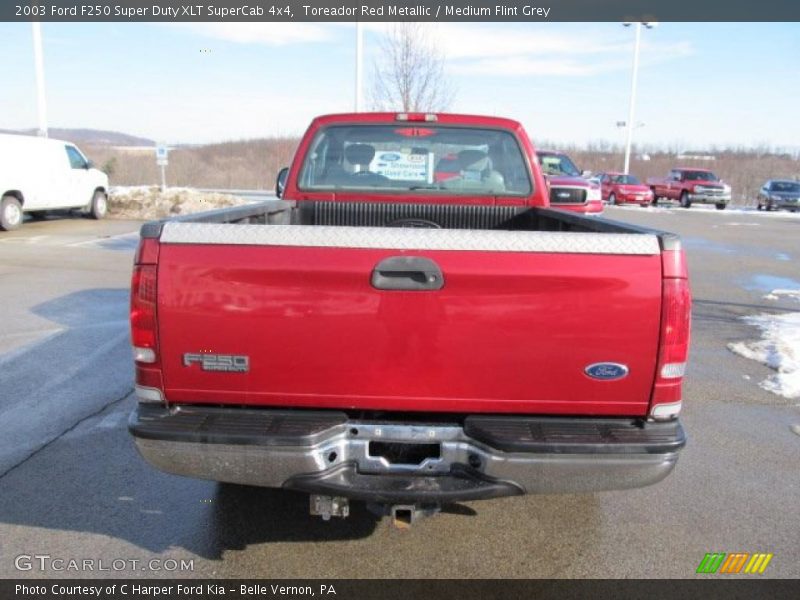 Toreador Red Metallic / Medium Flint Grey 2003 Ford F250 Super Duty XLT SuperCab 4x4