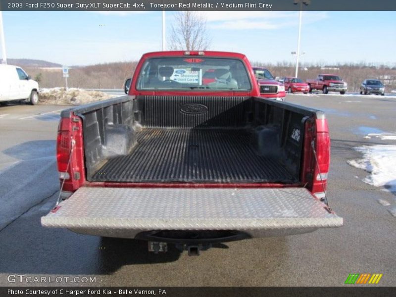 Toreador Red Metallic / Medium Flint Grey 2003 Ford F250 Super Duty XLT SuperCab 4x4