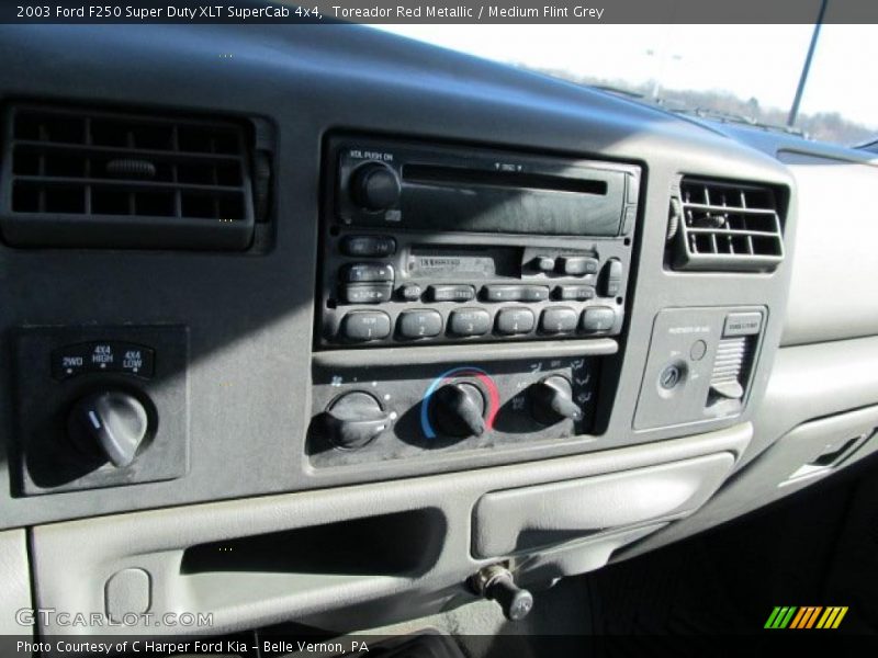 Toreador Red Metallic / Medium Flint Grey 2003 Ford F250 Super Duty XLT SuperCab 4x4