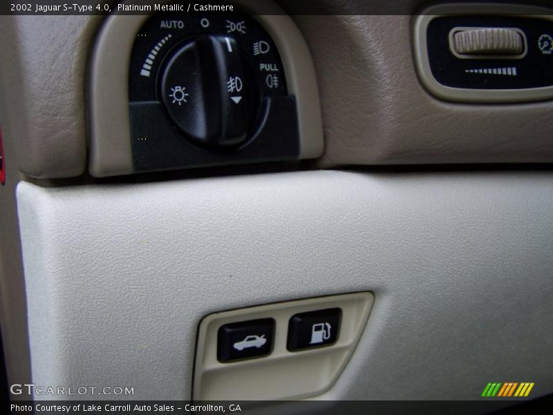 Platinum Metallic / Cashmere 2002 Jaguar S-Type 4.0