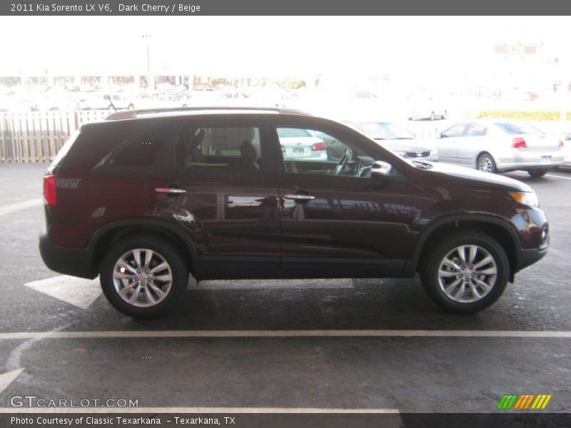 Dark Cherry / Beige 2011 Kia Sorento LX V6